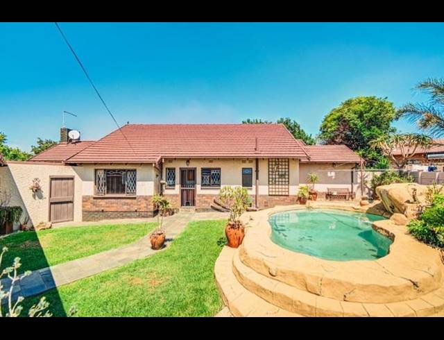 3 BEDROOM HOUSE FOR SALE IN MARLANDS